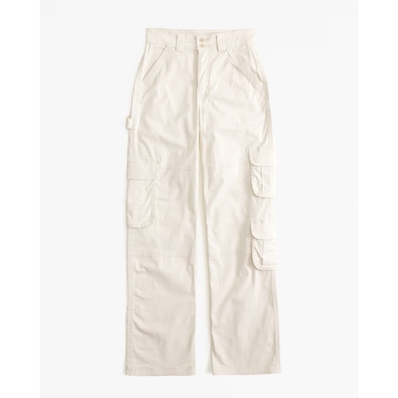 Abercrombie & Fitch Pants - NWT Abercrombie & Fitch Relaxed Cargo Pants - Cream Size 31 Short